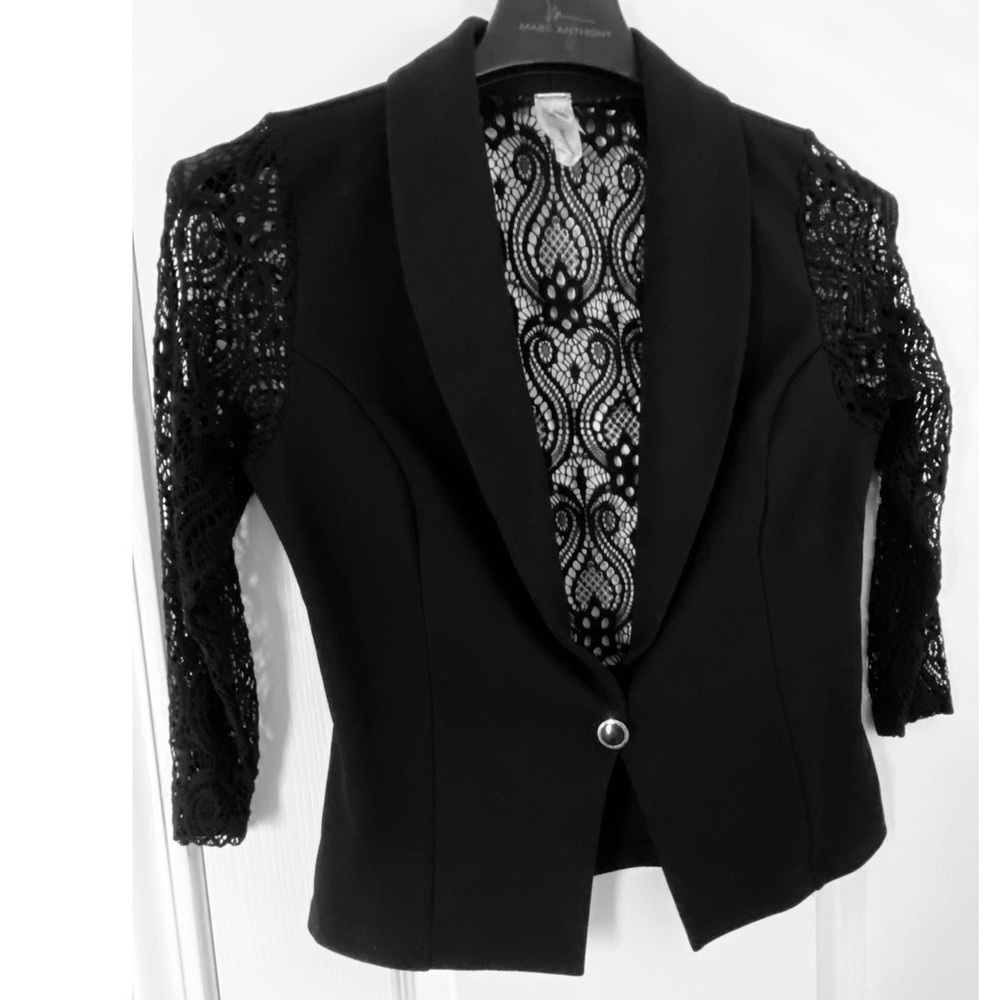 Pretty short black jacket with Lace size “ M”